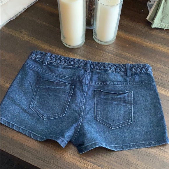🐥New Forever21 Denim shorts - Picture 6 of 8